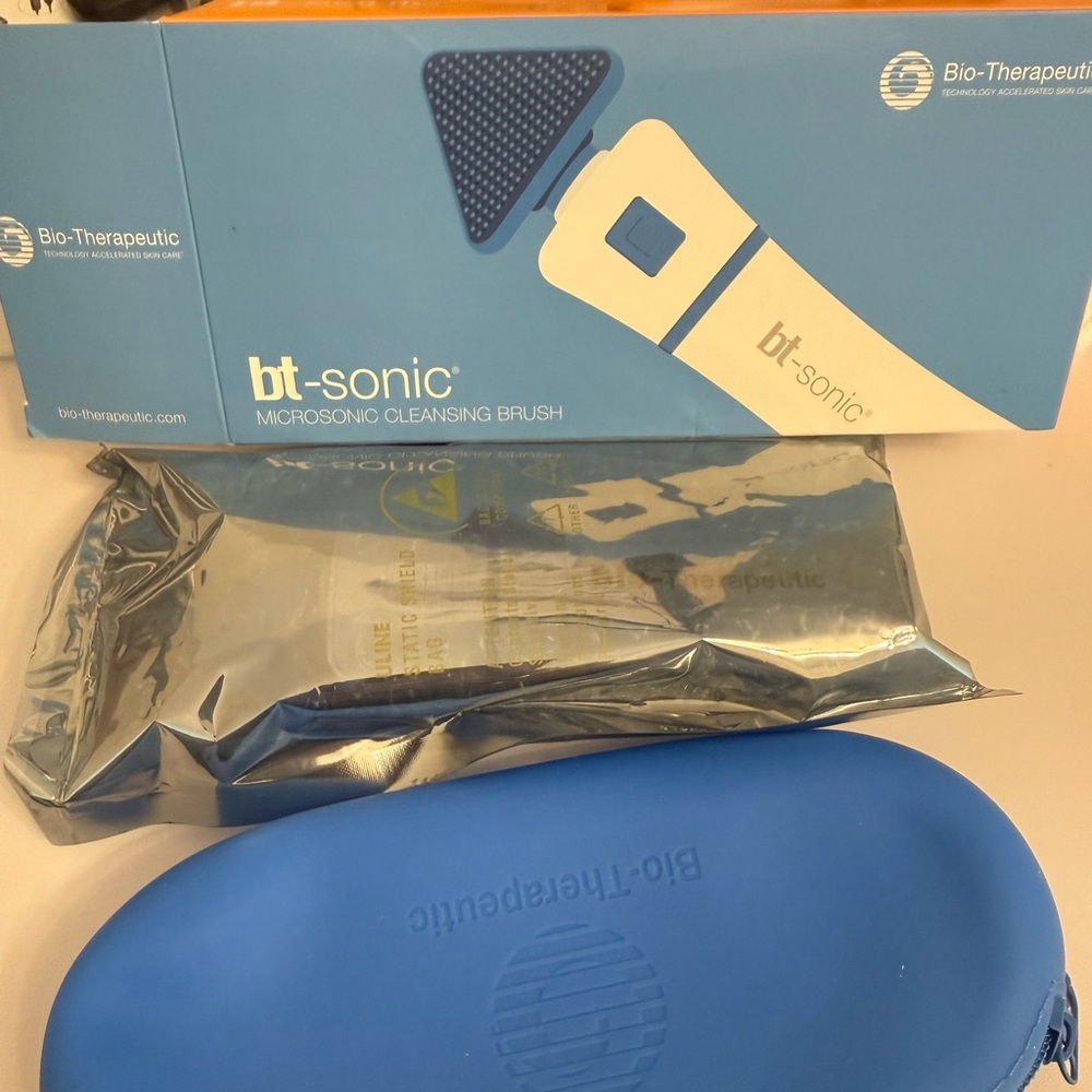 BT-Sonic Ultrasonic Cleansing Brush - Blue